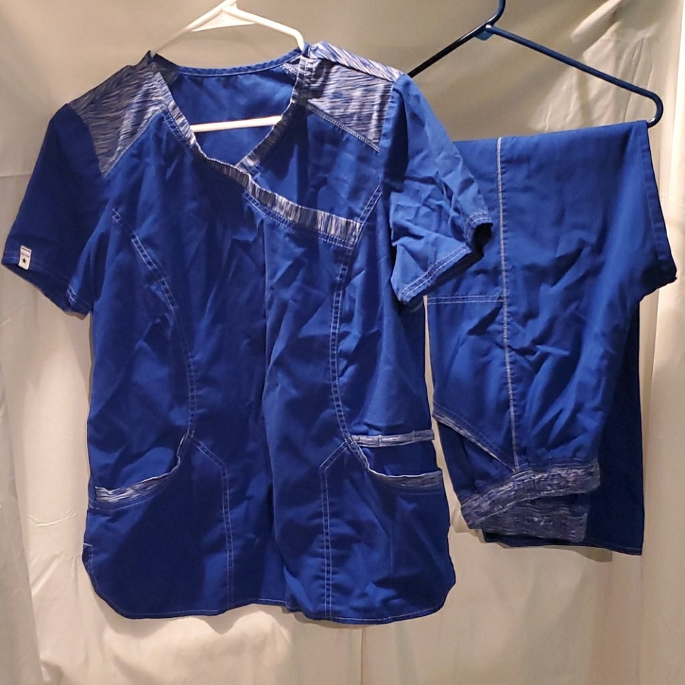 Scrub set